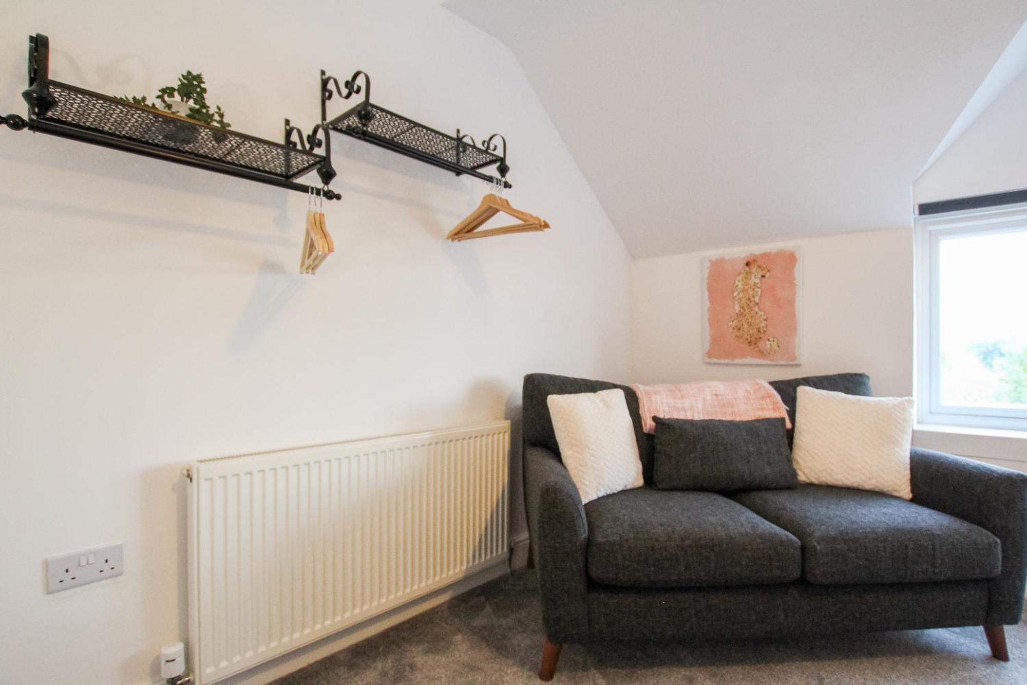 Fairways View - Spacious Apartment - Sleeps 6 - Lovely Views - By Rework Accommodation 霍伊莱克 外观 照片