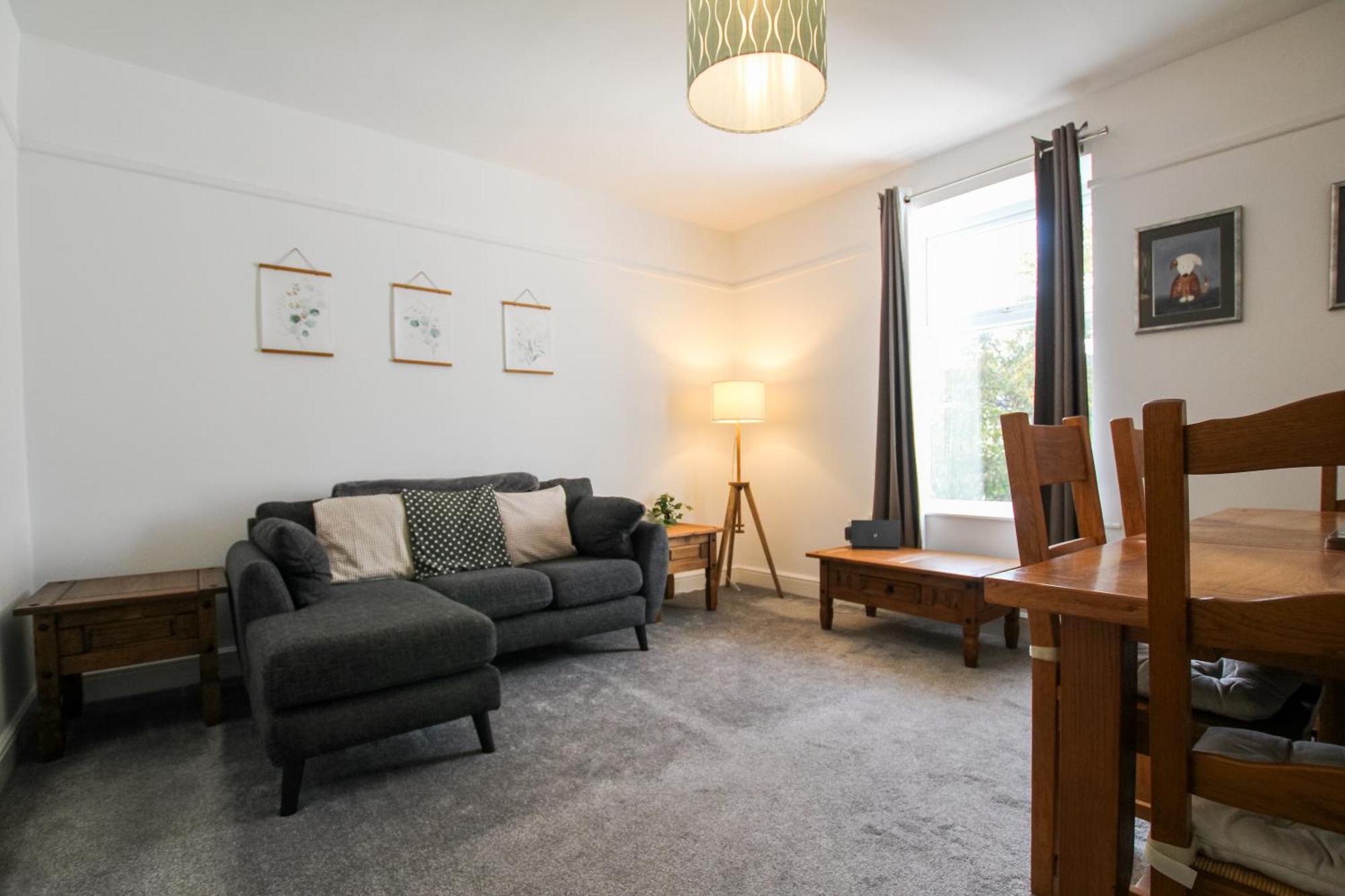 Fairways View - Spacious Apartment - Sleeps 6 - Lovely Views - By Rework Accommodation 霍伊莱克 外观 照片
