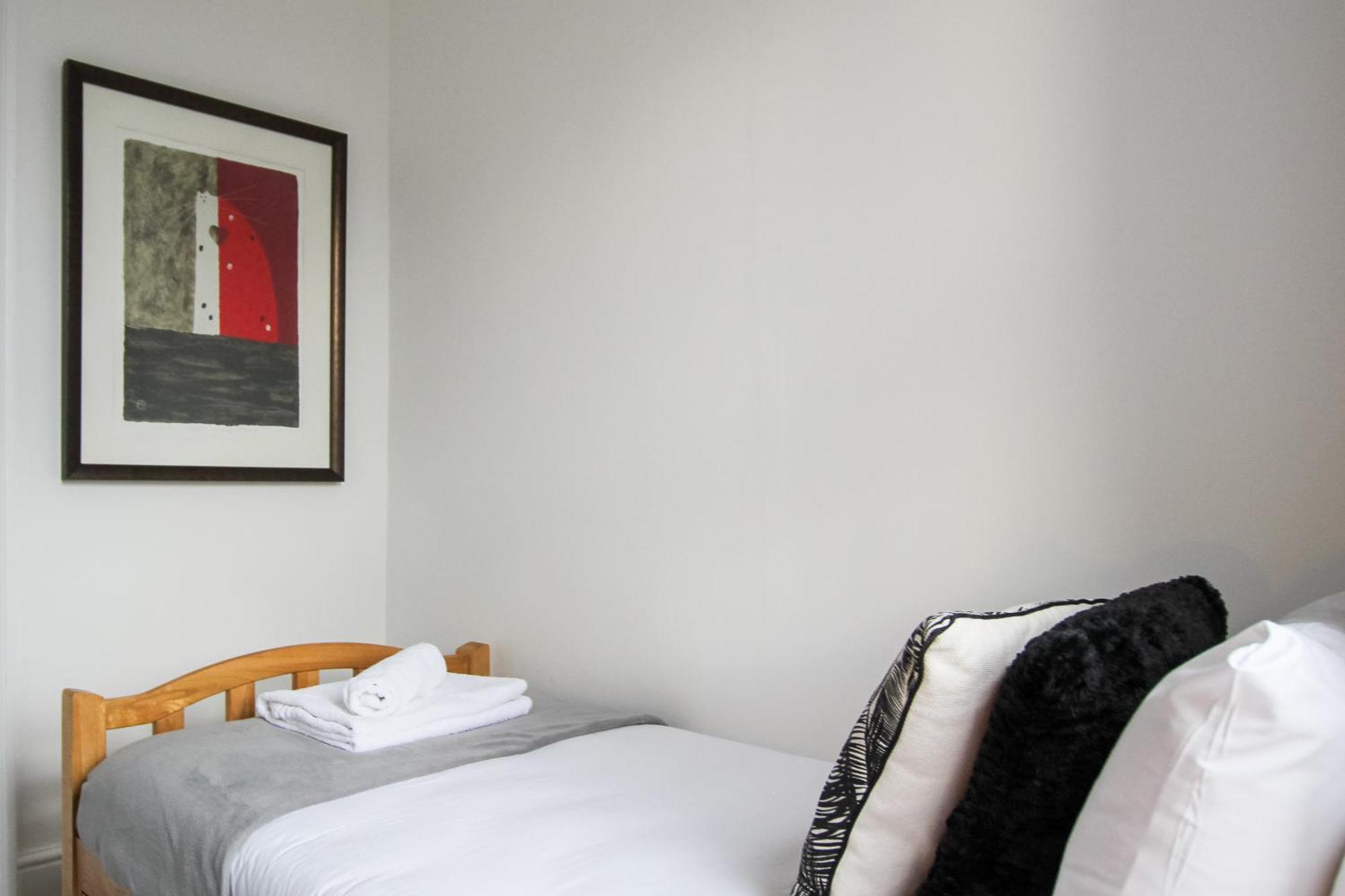 Fairways View - Spacious Apartment - Sleeps 6 - Lovely Views - By Rework Accommodation 霍伊莱克 外观 照片