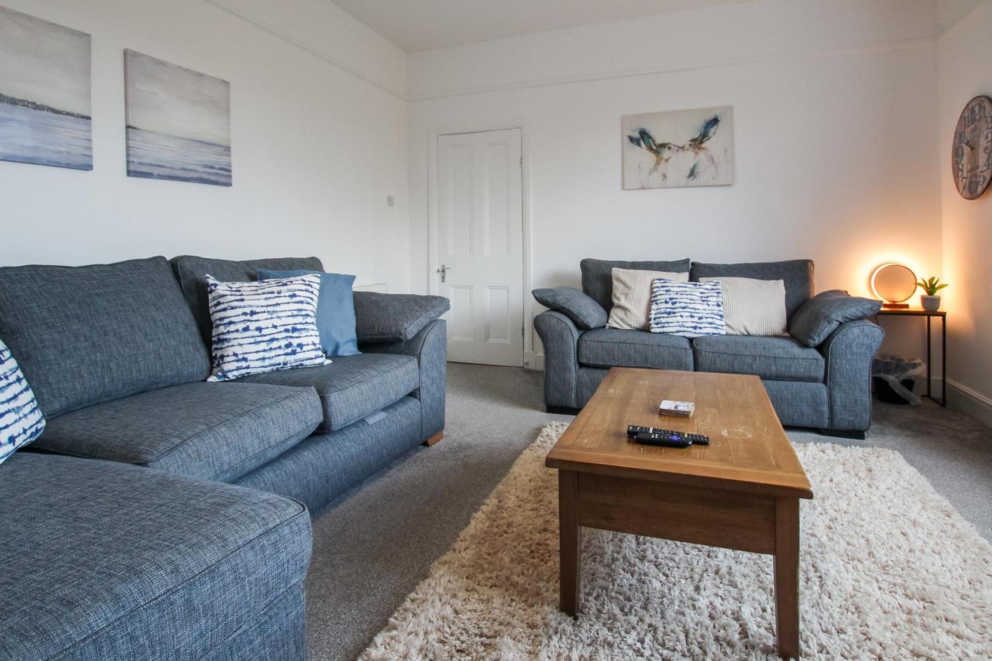 Fairways View - Spacious Apartment - Sleeps 6 - Lovely Views - By Rework Accommodation 霍伊莱克 外观 照片